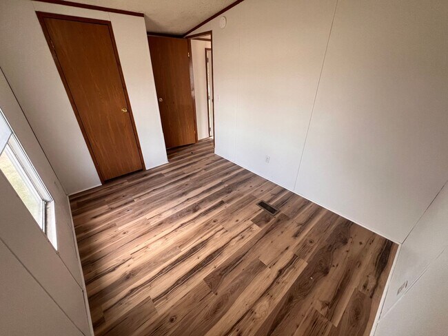 Building Photo - Mobile Home with 2 Bed 1 Bath in Benton