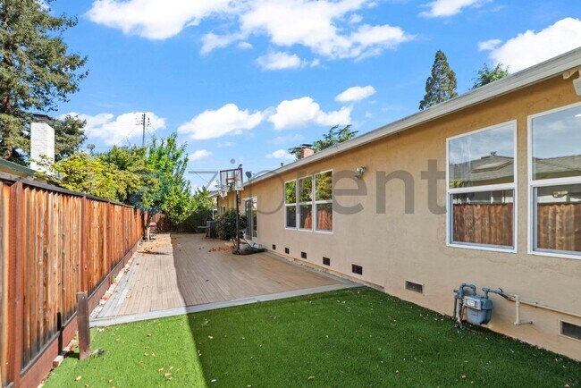 Building Photo - 3207 Forbes Ave