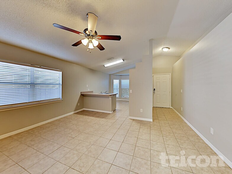 Building Photo - 8514 Blackberry Ave