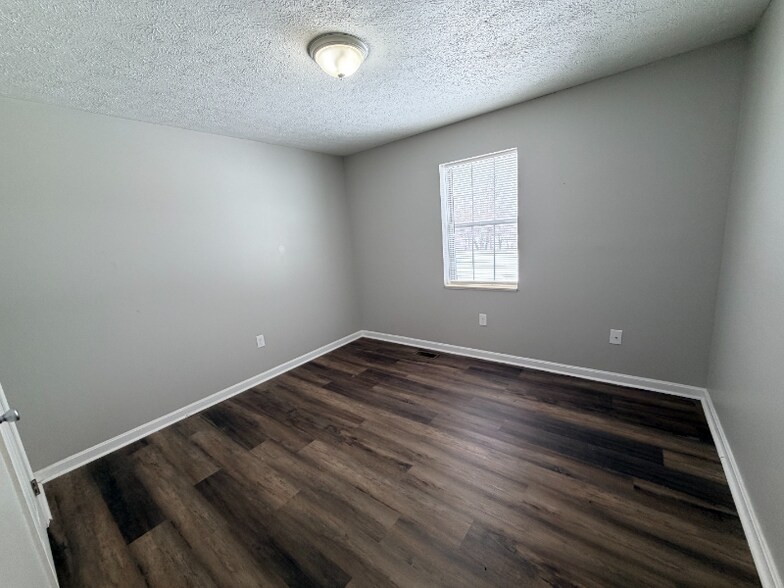 Building Photo - 8425 Shell Ln NW