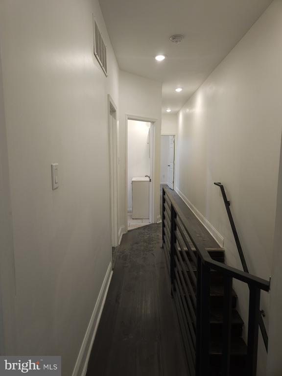 Building Photo - 423 N 52nd St