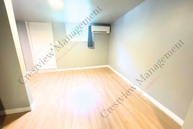Building Photo - 1168 E 800 S