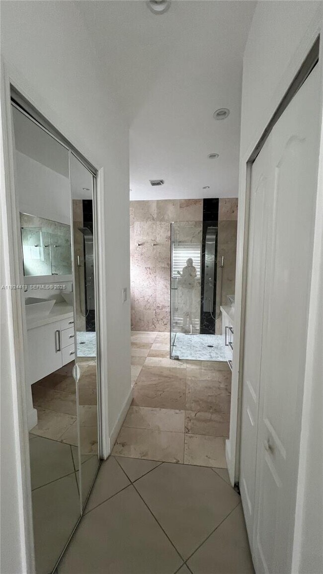 Building Photo - 15446 SW 23rd Ln