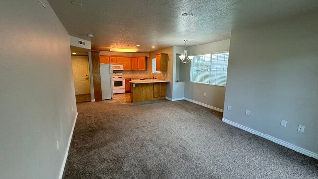 Building Photo - Beautiful 3 bedroom 2 bath in Pleasant Grove