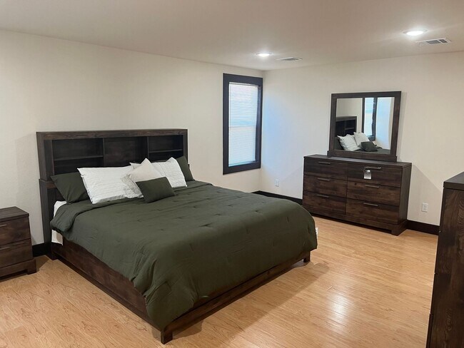 Building Photo - 3 bedroom with extra living area & office-Azle on half acre lots