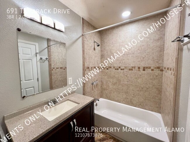Building Photo - 691 Tamarack Dr
