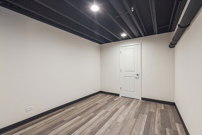 Building Photo - 58 Olympus Dr