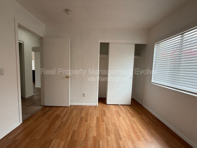 Building Photo - 11915 W Rosewood Dr