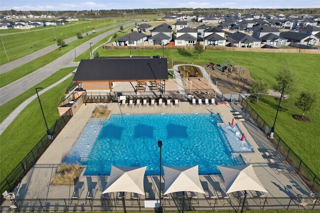 Building Photo - 18027 Lasso Mls Dr
