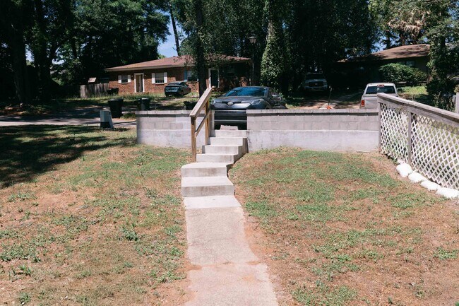 Building Photo - 2597 Panther Creek Rd