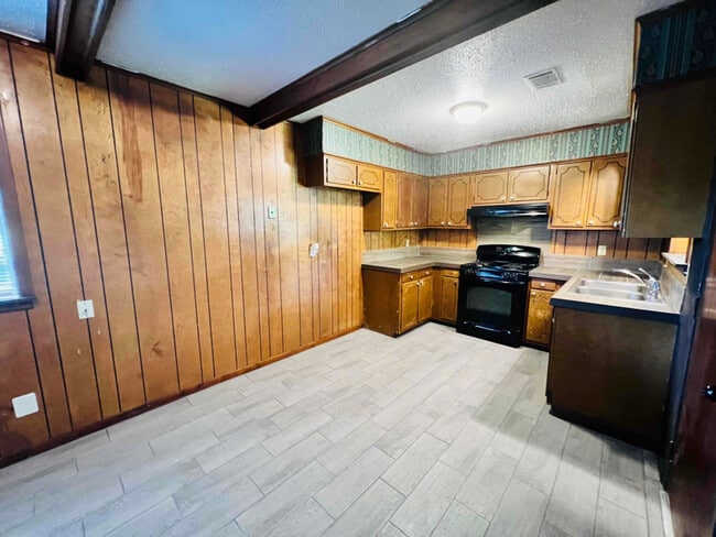 Building Photo - 14616 Joan Dr