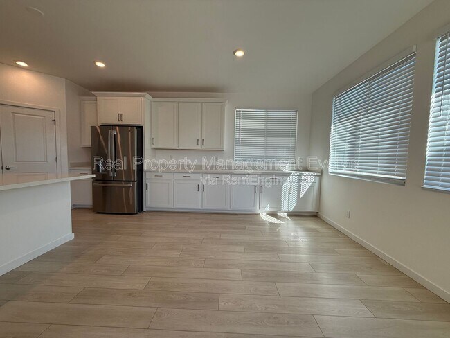 Building Photo - 17760 W Cassia Way