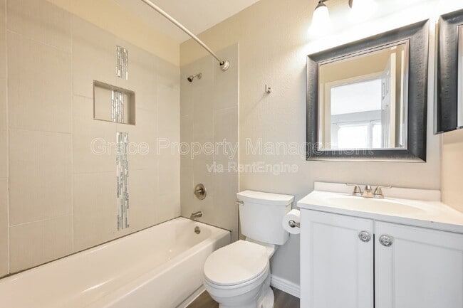 Building Photo - 8165 S Fillmore Way