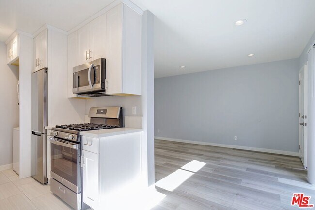 Building Photo - 1116 San Rafael Ave