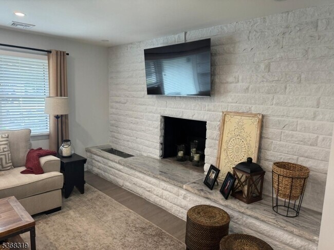Building Photo - 71 Haller Dr