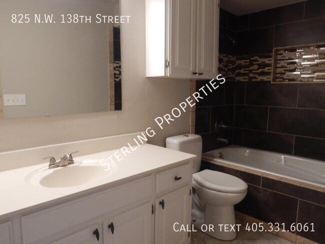 Building Photo - 825 NW 138th St
