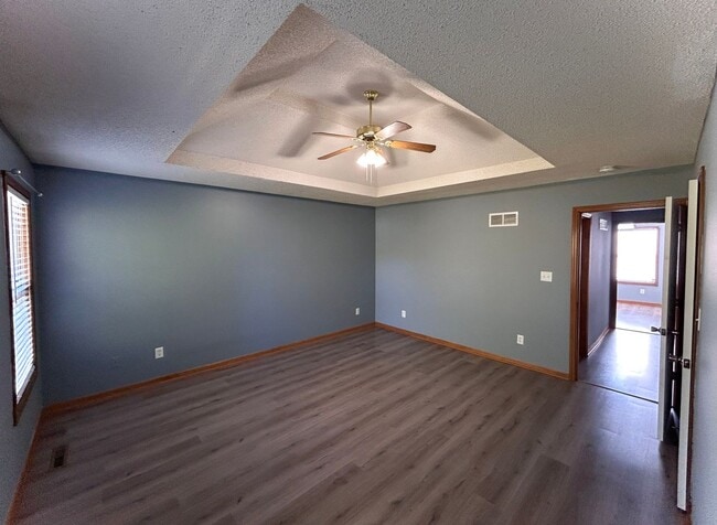 Building Photo - COMING SOON- 3bd/2bath Home North of the River!!