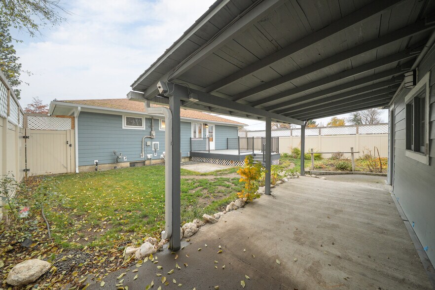 Building Photo - 6028 N Lincoln St