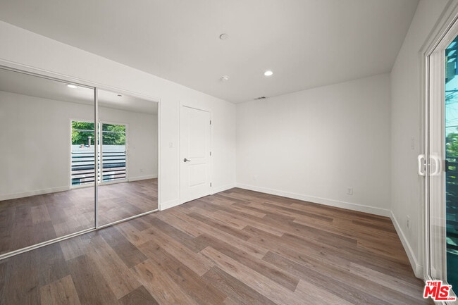 Building Photo - 1055 Wilton Pl