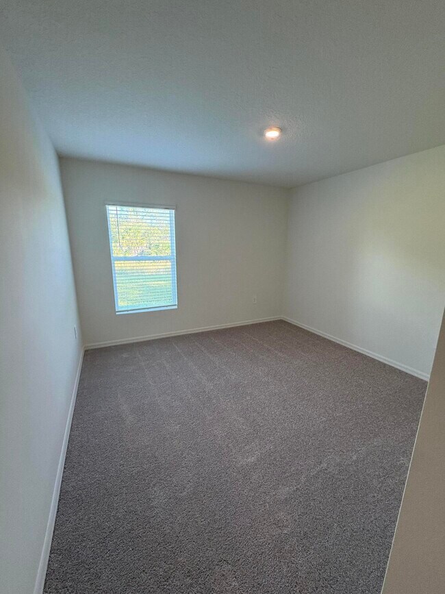 Building Photo - 295 Crescent SE St