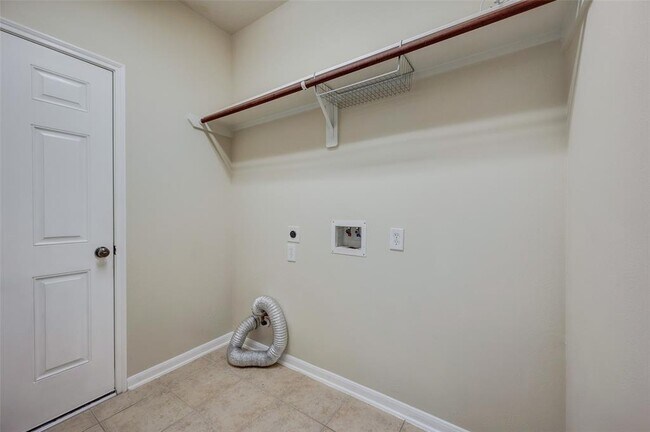 Building Photo - 7414 Compass Rose Dr