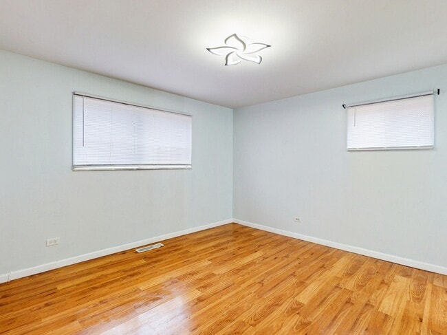 Building Photo - 1317 Mackinaw Ave