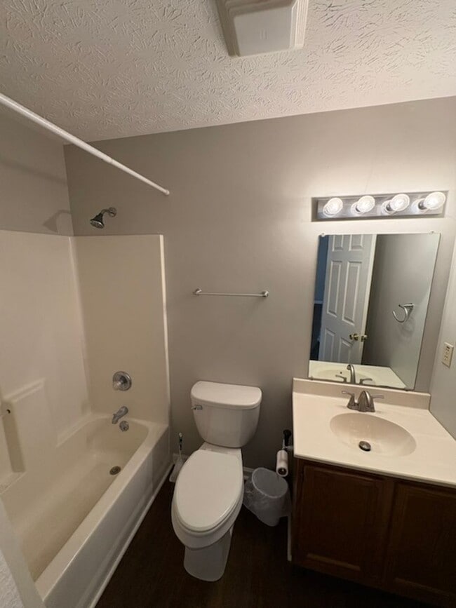 Building Photo - 1807 Brookline Ct