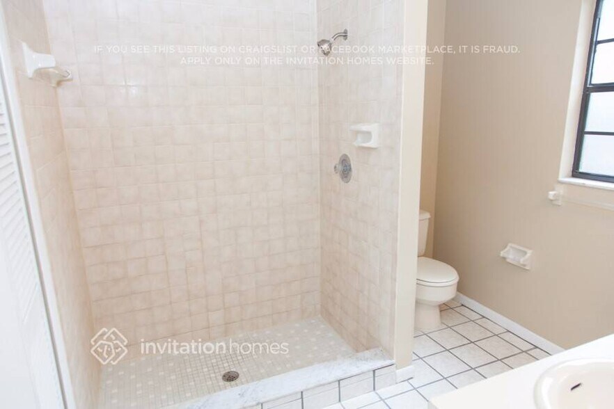 Building Photo - 6524 Seafairer Dr