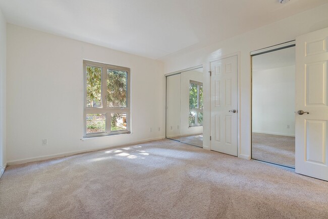 Building Photo - Best Building on the Block || 1 Bedroom Co...