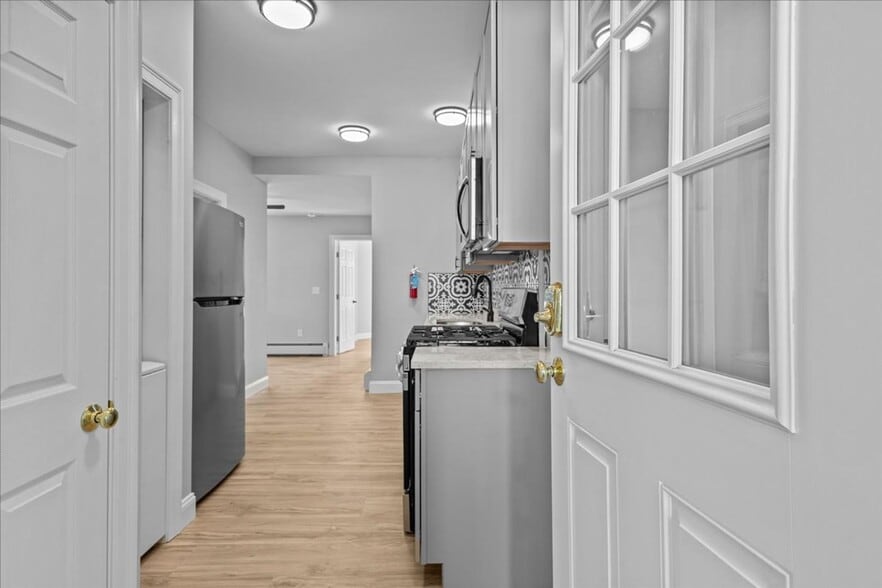 Building Photo - 45 Rose St