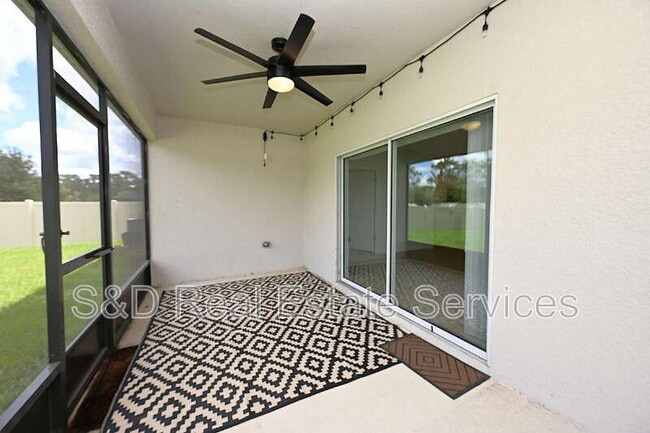 Building Photo - 2028 Rosewood Cir