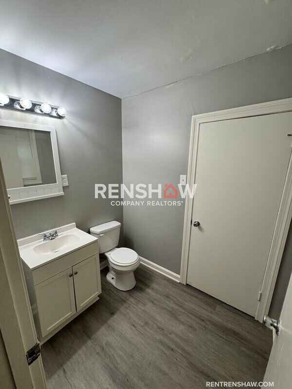 Building Photo - 1059 Maria St