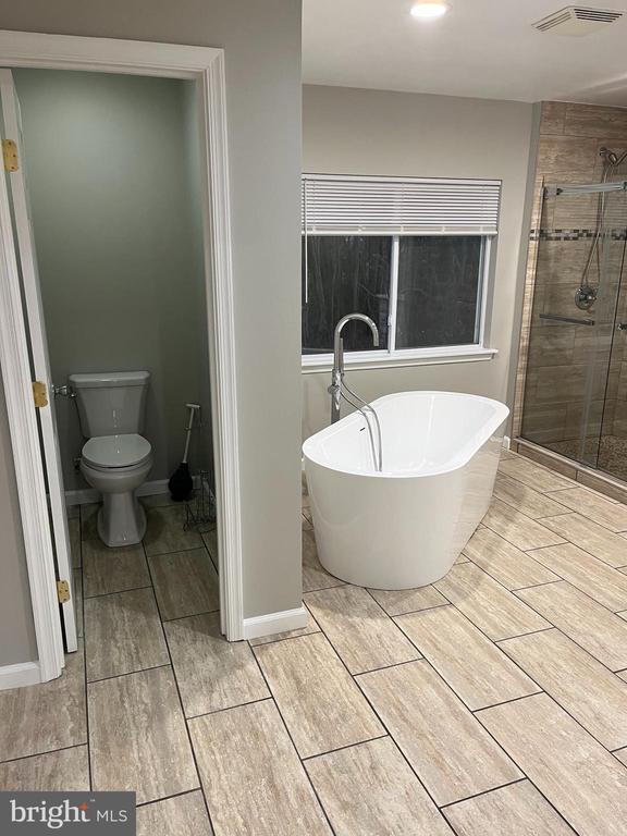 Building Photo - 5809 Gwynndale Pl