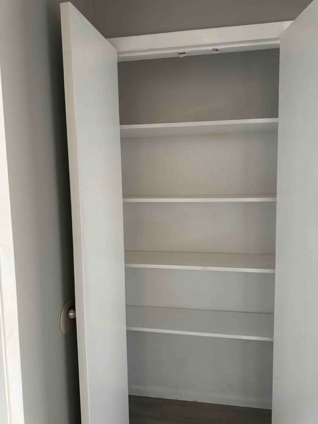 Building Photo - For Sale or Lease