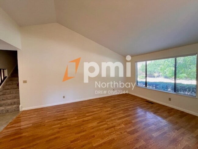 Building Photo - 3552 Larchmont Ct