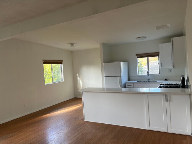 Building Photo - 652 San Juan Ave