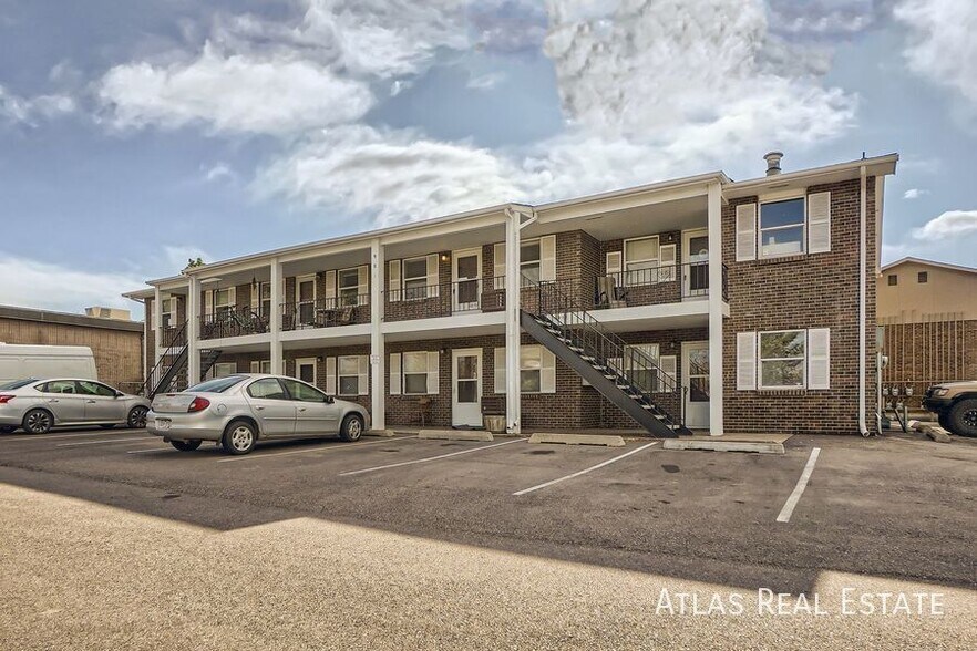 Building Photo - 901 S Taft Hill Rd