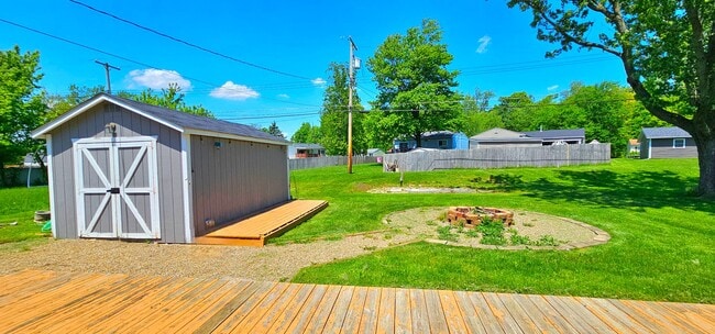 Building Photo - 3 Bedroom House Ontario Schools
