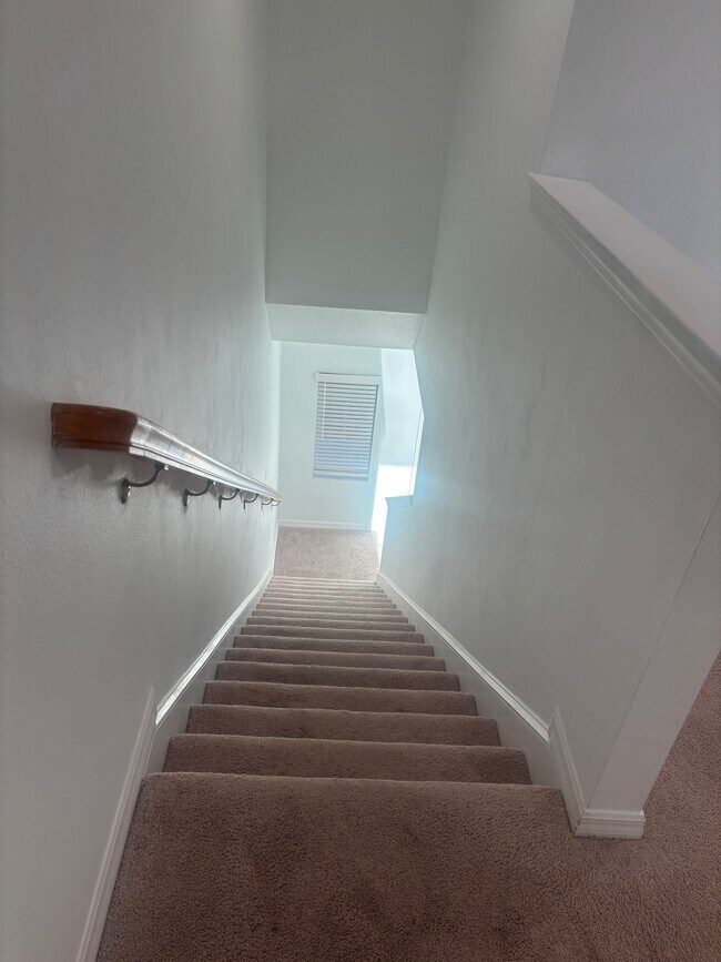 Building Photo - 2302 Alee Ln