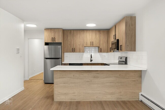 Building Photo - 7359 N Winchester Ave