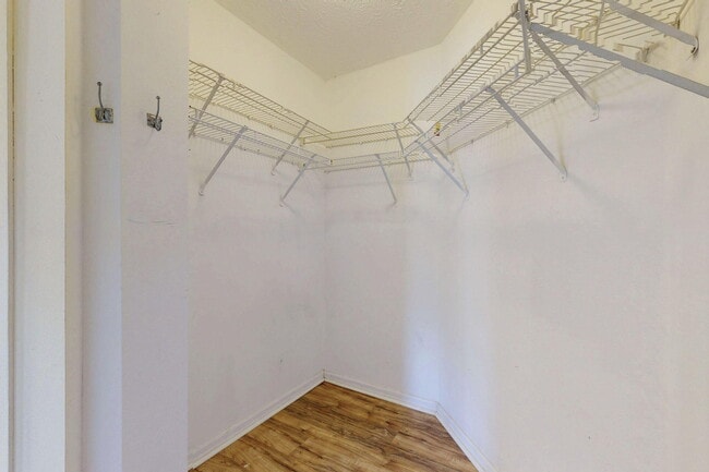 Building Photo - 967 SE Browning Ave