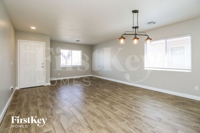Building Photo - 11623 W Fooks Dr