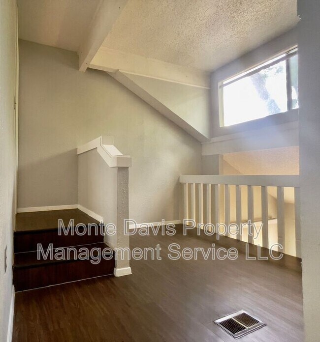 Building Photo - 1713 Cinnamon Path