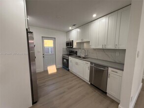 Building Photo - 3610 SW 25th Ter