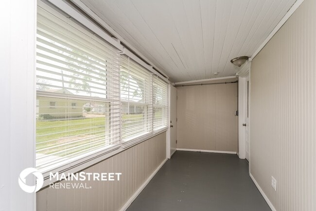 Building Photo - 607 Lindsay Ave