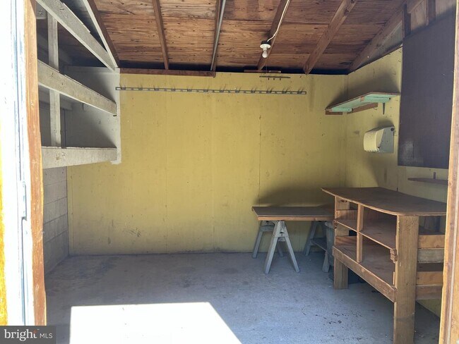 Building Photo - 138 E 7 Stars Rd