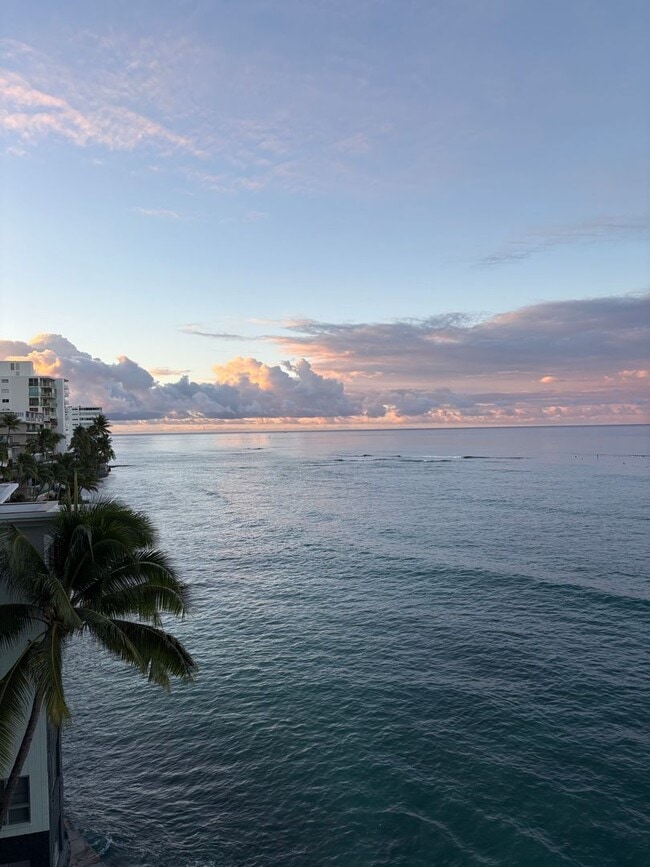 Building Photo - Tropic Seas #708- Elegant Gold Coast living only steps to the ocean!