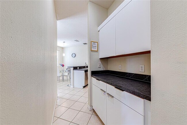 Building Photo - 360 Tupelo Cir