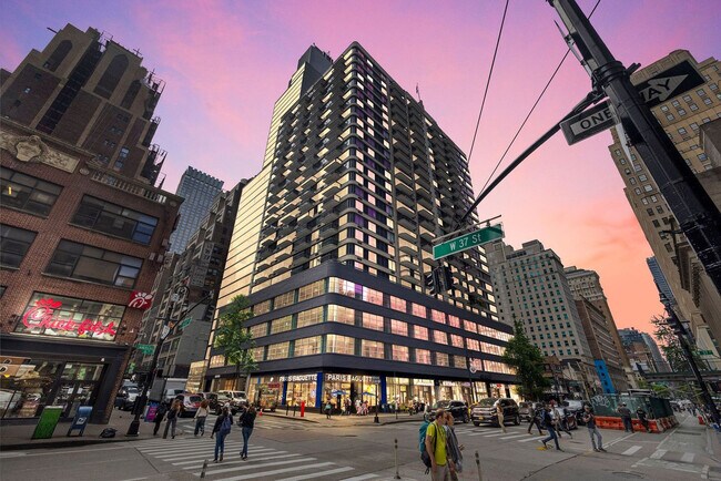 Building Photo - 68 W 37th St