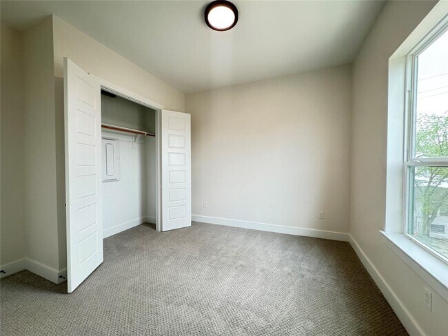Building Photo - 1307 71st St
